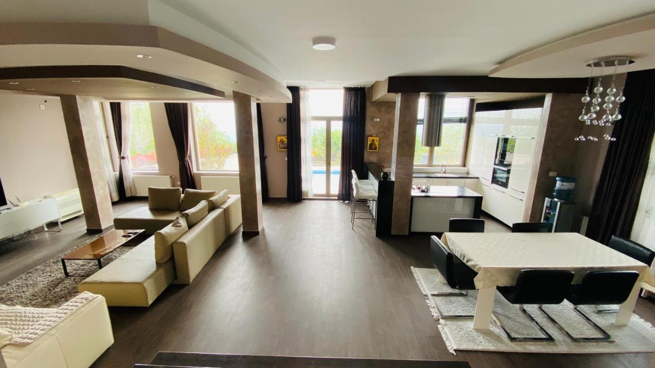 Villa Sunny Side Apartment Skopje Dolno Solnje Buitenkant foto