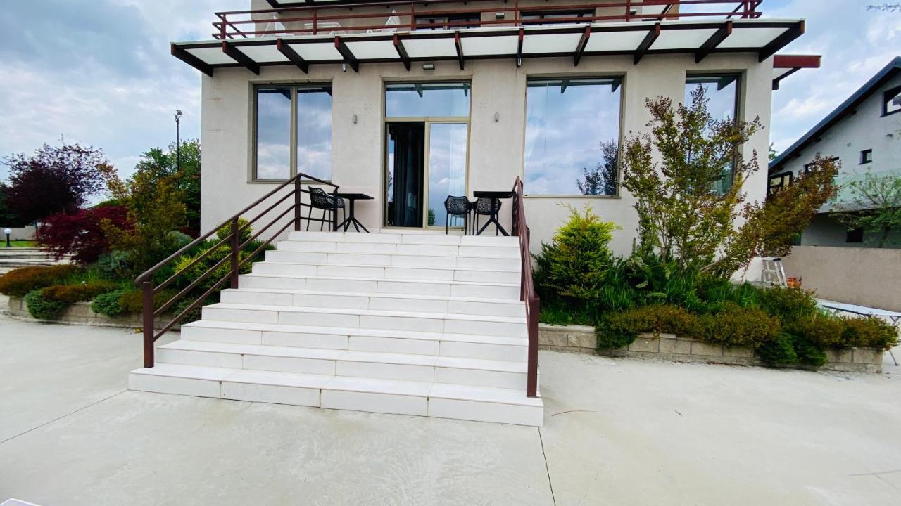 Villa Sunny Side Apartment Skopje Dolno Solnje Buitenkant foto