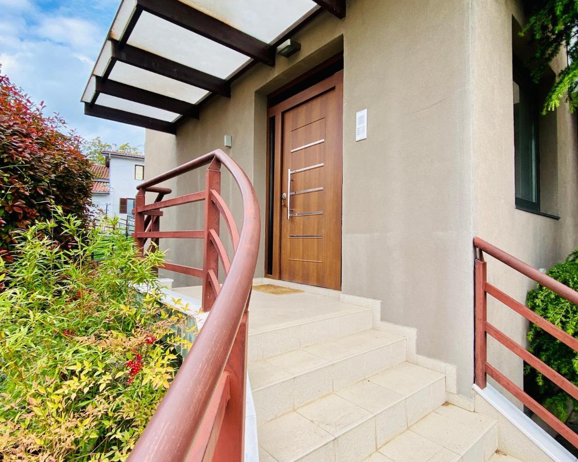 Villa Sunny Side Apartment Skopje Dolno Solnje Buitenkant foto
