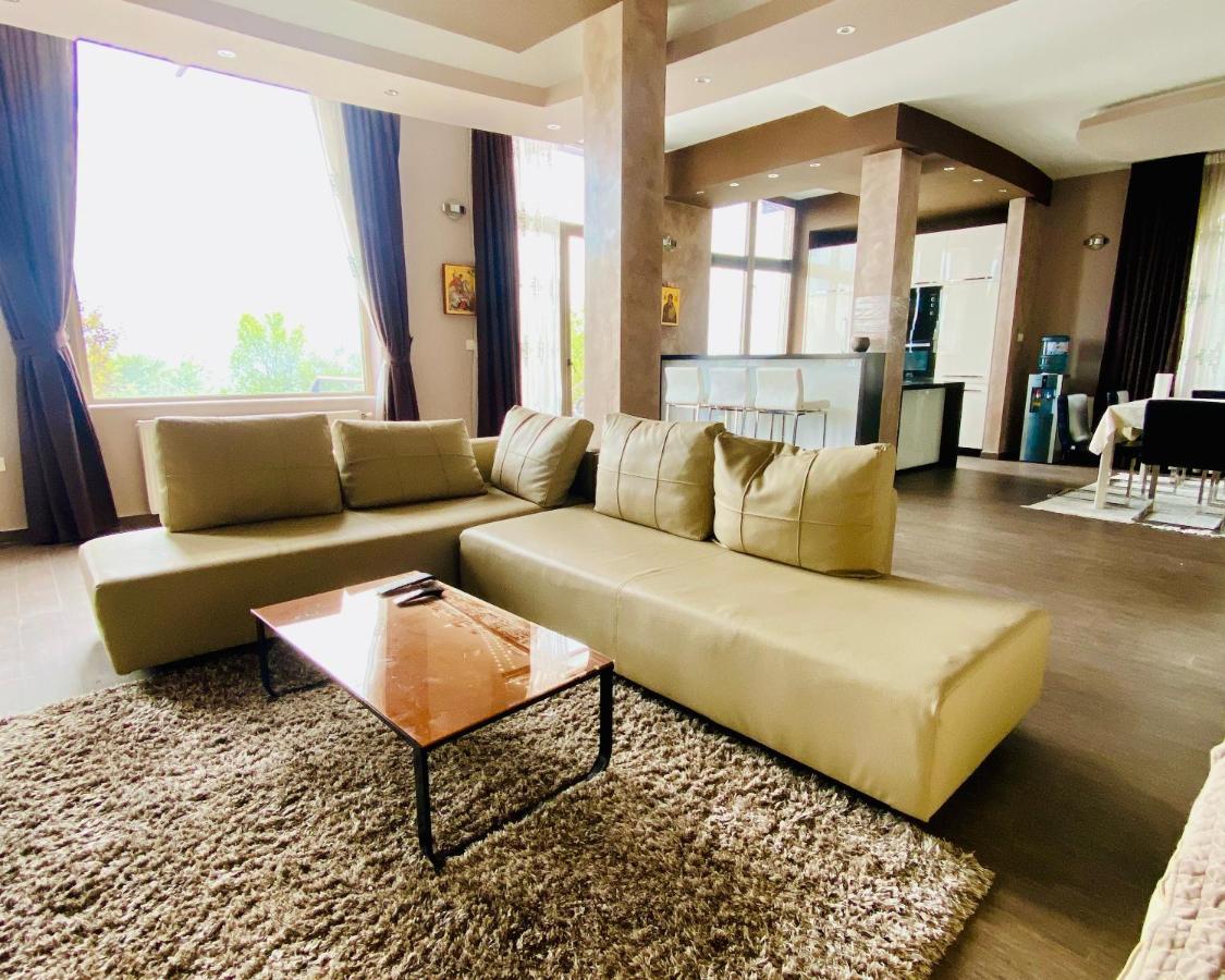 Villa Sunny Side Apartment Skopje Dolno Solnje Buitenkant foto