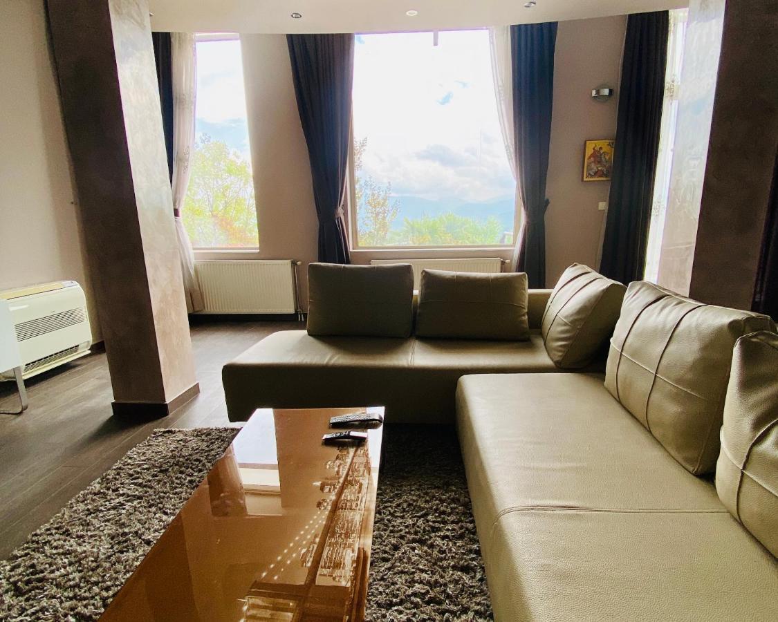Villa Sunny Side Apartment Skopje Dolno Solnje Buitenkant foto